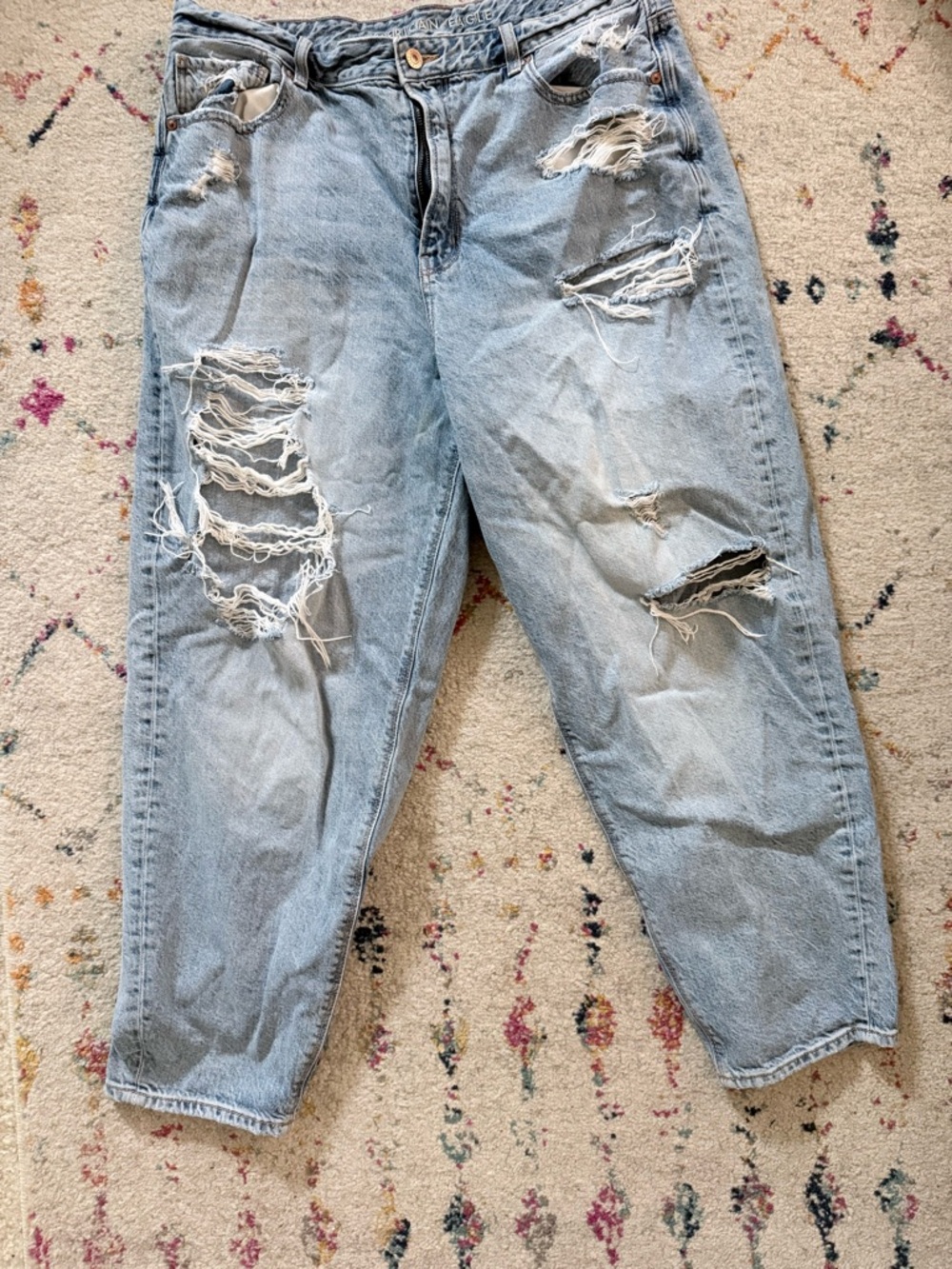 American Eagle Outfitters Light Blue Distressed Relaxed Jeans